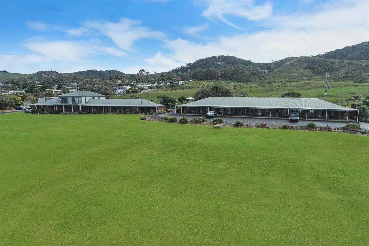 61 Ocean Road Motel Skenes Creek Exterior photo